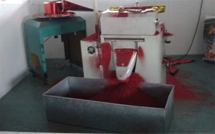 金葱粉生产机器.jpg 金葱粉生产机器.jpg