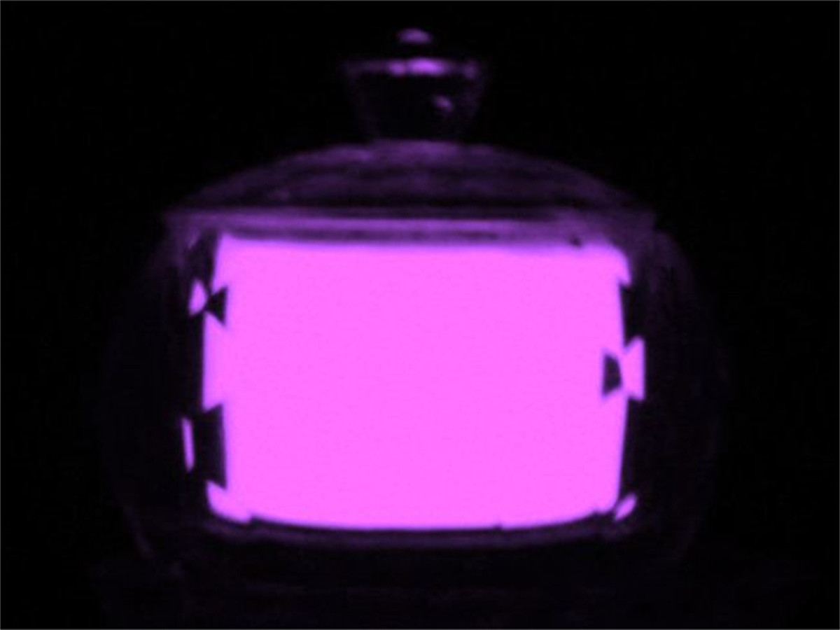 粉红光夜光粉.JPG 粉红光夜光粉.JPG