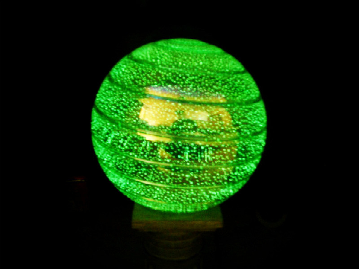 玻璃球.jpg 玻璃球.jpg